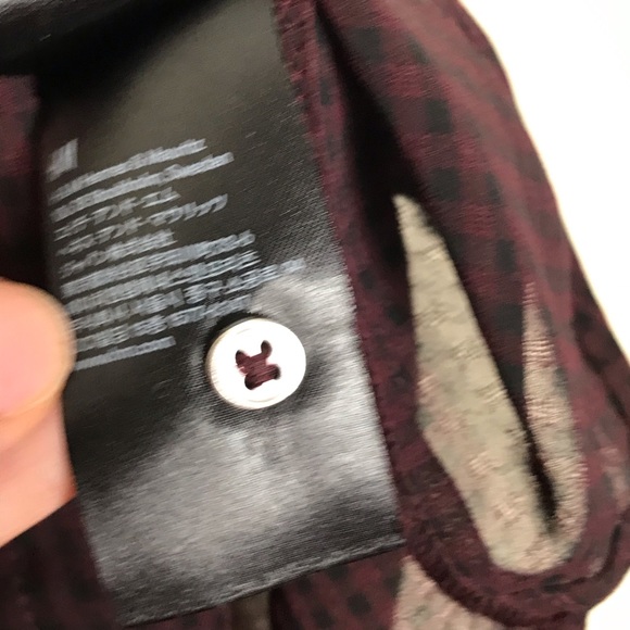 H&M Sheer Plaid Button Front Sleeveless Blouse 4 - Picture 6 of 7